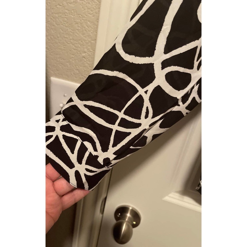 New York and Company Ladies Blouse size XXL - Picture 2 of 6